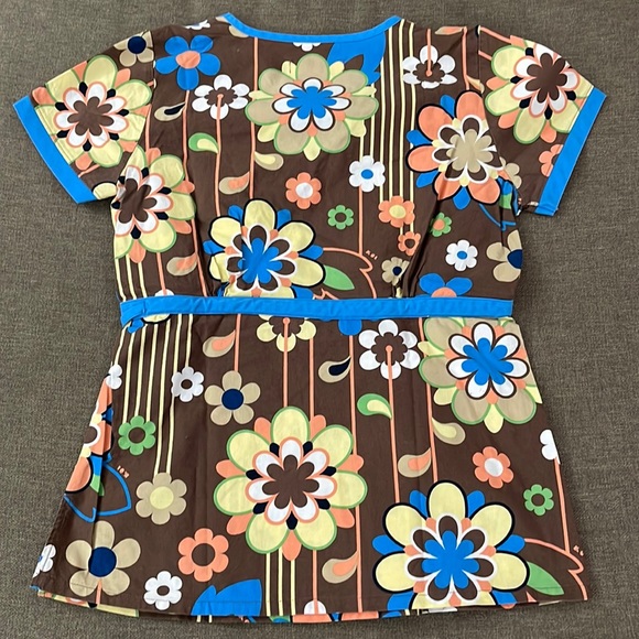 💰3 items for $25 🏷 Koi by Kathy Peterson Katelyn Mock Wrap Top fits like an XS - Picture 3 of 11